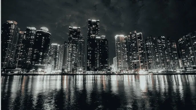 穿书肤滑娇软糯女配 - 城市之光：霓虹背后的人间烟火